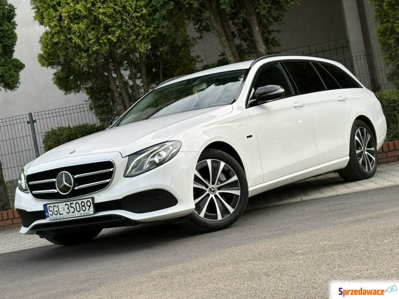 Mercedes - Benz E-klasa  Kombi 2020,  2.0 hybryda, automat - Na sprzedaż za 93 900 zł - Knurów