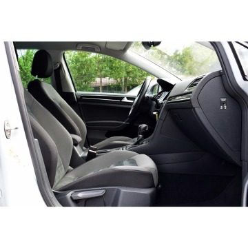Volkswagen Golf  Kombi 2018,  1.5 benzyna, automat - Na sprzedaż za 53 900 zł - Warszawa - zdjęcie 8