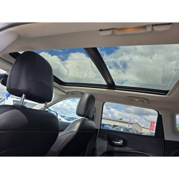 Jeep Compass  SUV 2020,  2.0 diesel, automat - Na sprzedaż za 64 900 zł - Gniezno - zdjęcie 2
