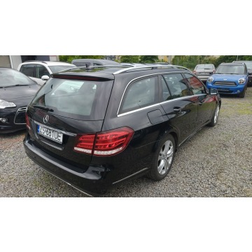 Mercedes - Benz E-klasa  Kombi 2013,  2.0 benzyna, automat - Na sprzedaż za 39 900 zł - Szczecin - zdjęcie 4