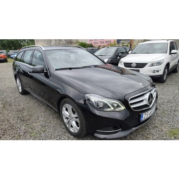 Mercedes - Benz E-klasa  Kombi 2013,  2.0 benzyna, automat - Na sprzedaż za 39 900 zł - Szczecin - zdjęcie 2