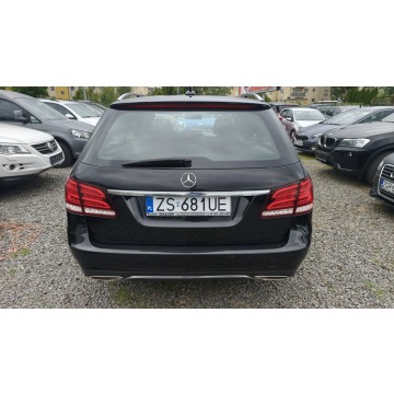 Mercedes - Benz E-klasa  Kombi 2013,  2.0 benzyna, automat - Na sprzedaż za 39 900 zł - Szczecin - zdjęcie 7
