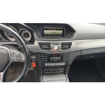 Mercedes - Benz E-klasa  Kombi 2013,  2.0 benzyna, automat - Na sprzedaż za 39 900 zł - Szczecin - zdjęcie 10