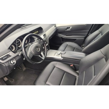 Mercedes - Benz E-klasa  Kombi 2013,  2.0 benzyna, automat - Na sprzedaż za 39 900 zł - Szczecin - zdjęcie 9