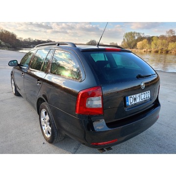 Skoda Octavia  Kombi 2009,  1.8 benzyna - Na sprzedaż za 11 000 zł - Wrocław - zdjęcie 3
