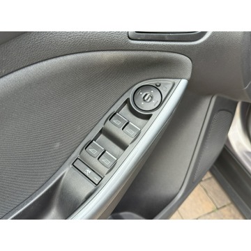 Ford Focus  Hatchback 2012,  1.0 benzyna - Na sprzedaż za 16 900 zł - Konradów - zdjęcie 8