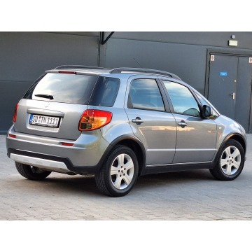 Suzuki SX4  Hatchback 2010,  1.6 benzyna - Na sprzedaż za 29 900 zł - Olsztyn - zdjęcie 2