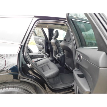 Volvo   SUV 2020,  2.0 diesel, automat - Na sprzedaż za 99 980 zł - Żyrardów - zdjęcie 9