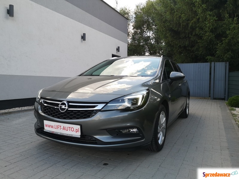Opel Astra 2017,  1.4 benzyna, automat - Na sprzedaż za 44 900 zł - Strzegom