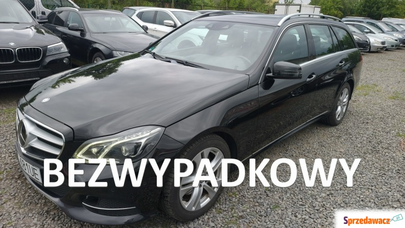 Mercedes - Benz E-klasa  Kombi 2013,  2.0 benzyna, automat - Na sprzedaż za 39 900 zł - Szczecin