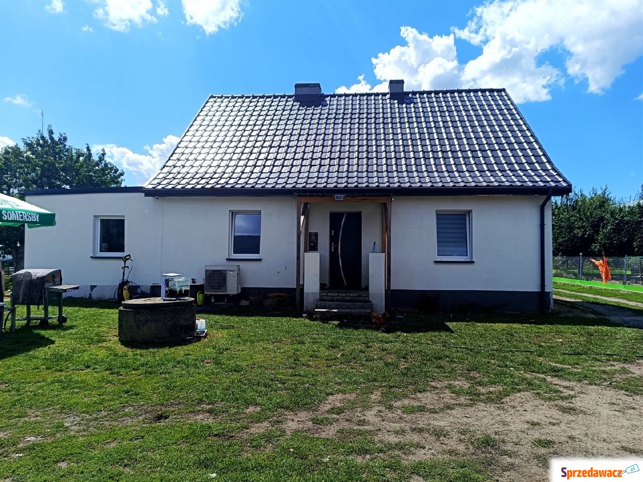 Dom Na Skraju Wsi Przy Lesie 