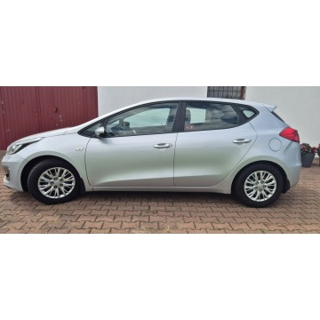 Kia Ceed  Hatchback 2016,  1.4 diesel - Na sprzedaż za 28 800 zł - Paproć - zdjęcie 4