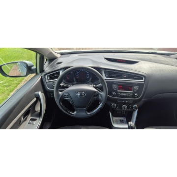 Kia Ceed  Hatchback 2016,  1.4 diesel - Na sprzedaż za 28 800 zł - Paproć - zdjęcie 12