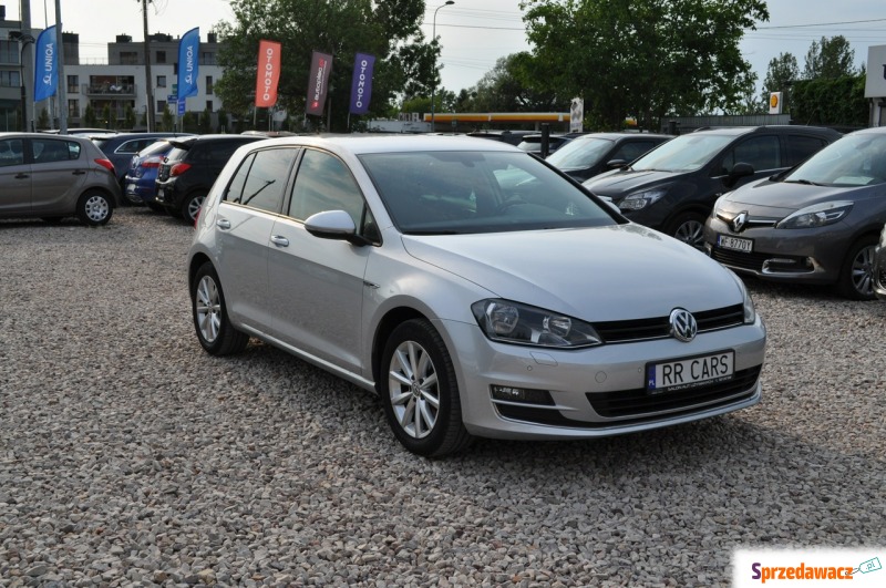 Volkswagen Golf  Hatchback 2015,  1.4 benzyna - Na sprzedaż za 40 000 zł - Warszawa