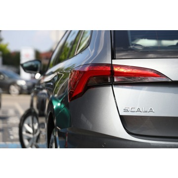 Skoda Scala  Hatchback 2024,  1.0 benzyna - Na sprzedaż za 75 900 zł - Tychy - zdjęcie 8