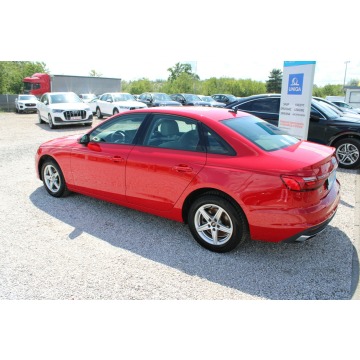 Audi A4  Sedan/Limuzyna 2022,  2.0 diesel, automat - Na sprzedaż za 105 899 zł - Warszawa - zdjęcie 9