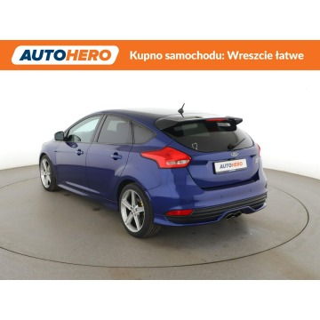 Ford Focus  Hatchback 2017,  2.0 benzyna - Na sprzedaż za 60 700 zł - Warszawa - zdjęcie 4