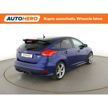 Ford Focus  Hatchback 2017,  2.0 benzyna - Na sprzedaż za 60 700 zł - Warszawa - zdjęcie 7