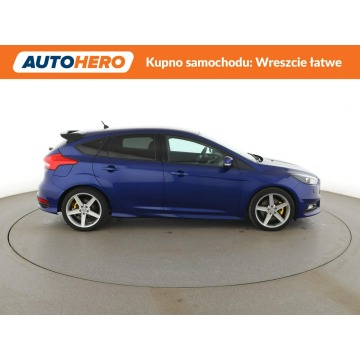 Ford Focus  Hatchback 2017,  2.0 benzyna - Na sprzedaż za 60 700 zł - Warszawa - zdjęcie 9