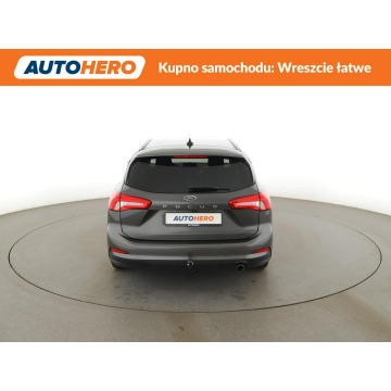 Ford Focus  Kombi 2020,  2.0 diesel, automat - Na sprzedaż za 50 500 zł - Warszawa - zdjęcie 6