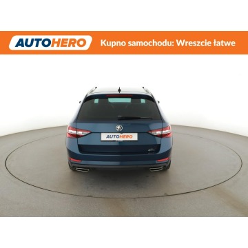 Skoda Superb  Kombi 2017,  2.0 benzyna, automat - Na sprzedaż za 74 100 zł - Warszawa - zdjęcie 6