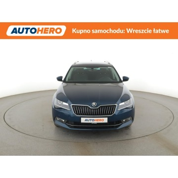Skoda Superb  Kombi 2017,  2.0 benzyna, automat - Na sprzedaż za 74 100 zł - Warszawa - zdjęcie 11