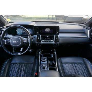 Kia Sorento  SUV 2023,  1.6 hybryda, automat - Na sprzedaż za 157 900 zł - Pęcice - zdjęcie 2