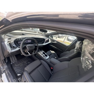 Audi Q4  SUV 2026 elektryczny, automat - Na sprzedaż za 248 247 zł - Radom - zdjęcie 8