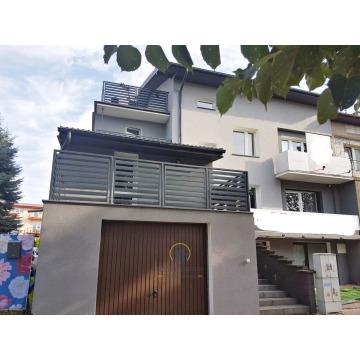 Sprzedam dom Lublin -  trzypiętrowy,  pow.  450 m2,  działka:   0 m2 - zdjęcie 2