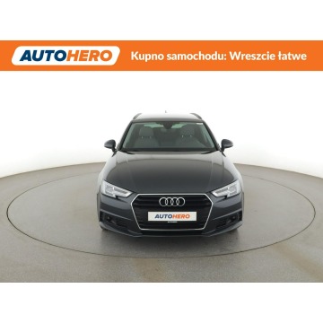 Audi A4  Kombi 2019,  2.0 diesel, automat - Na sprzedaż za 69 500 zł - Warszawa - zdjęcie 11