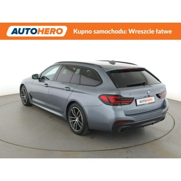BMW Seria 5  Kombi 2021,  2.0 diesel, automat - Na sprzedaż za 120 900 zł - Warszawa - zdjęcie 4