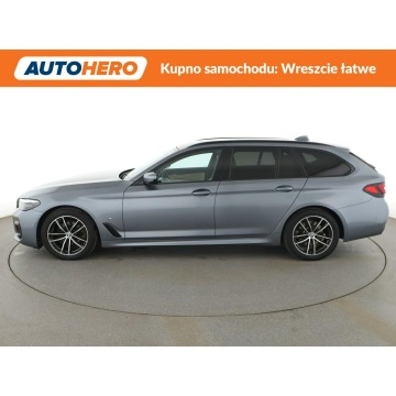 BMW Seria 5  Kombi 2021,  2.0 diesel, automat - Na sprzedaż za 120 900 zł - Warszawa - zdjęcie 2