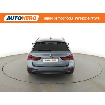 BMW Seria 5  Kombi 2021,  2.0 diesel, automat - Na sprzedaż za 120 900 zł - Warszawa - zdjęcie 6