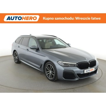 BMW Seria 5  Kombi 2021,  2.0 diesel, automat - Na sprzedaż za 120 900 zł - Warszawa - zdjęcie 10