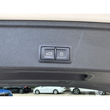 Audi A4  Kombi 2021,  2.0 benzyna, automat - Na sprzedaż za 96 800 zł - Pęcice - zdjęcie 10