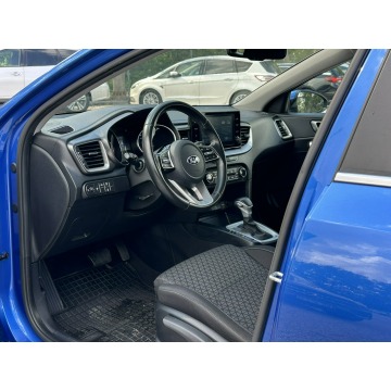 Kia Ceed  Kombi 2020,  1.4 benzyna, automat - Na sprzedaż za 44 800 zł - Pęcice - zdjęcie 10