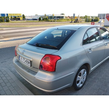 Toyota Avensis  Liftback 2005,  1.8 benzyna - Na sprzedaż za 10 000,00 zł - Kielce - zdjęcie 3
