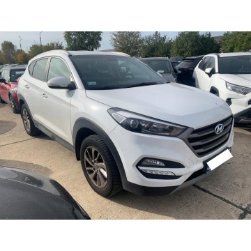 Hyundai Tucson  Terenowy 2018,  1.6 benzyna - Na sprzedaż za 76 999 zł - Warszawa - zdjęcie 2