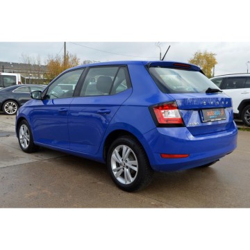 Skoda Fabia  Hatchback 2021,  1.0 benzyna - Na sprzedaż za 43 517 zł - Warszawa - zdjęcie 4