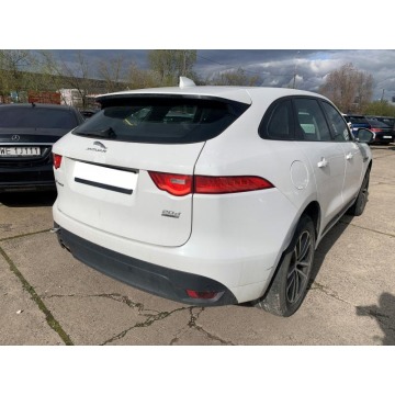 Jaguar F-PACE  Terenowy 2017,  2.0 diesel, automat - Na sprzedaż za 67 900 zł - Warszawa - zdjęcie 2