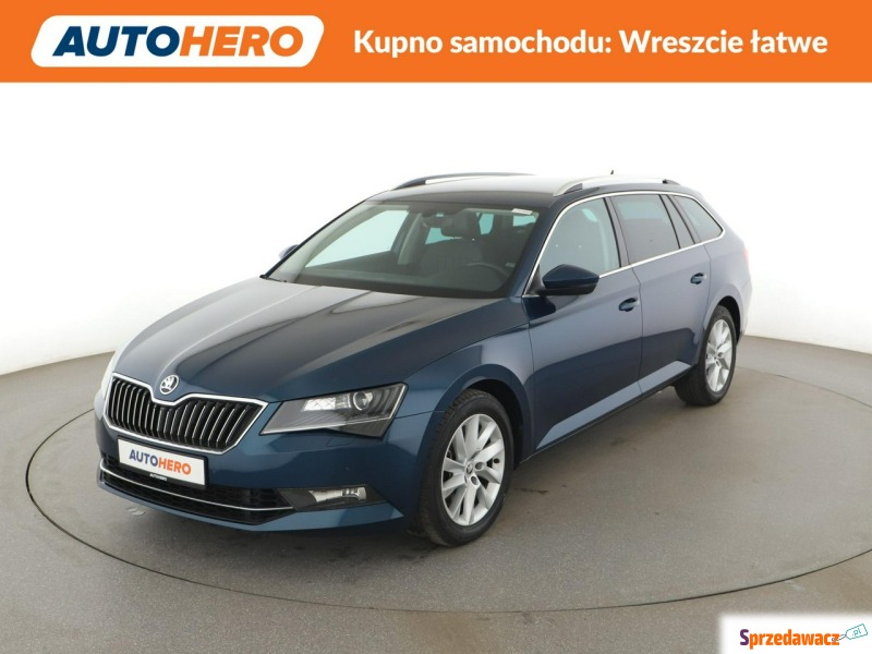 Skoda Superb  Kombi 2017,  2.0 benzyna, automat - Na sprzedaż za 74 100 zł - Warszawa