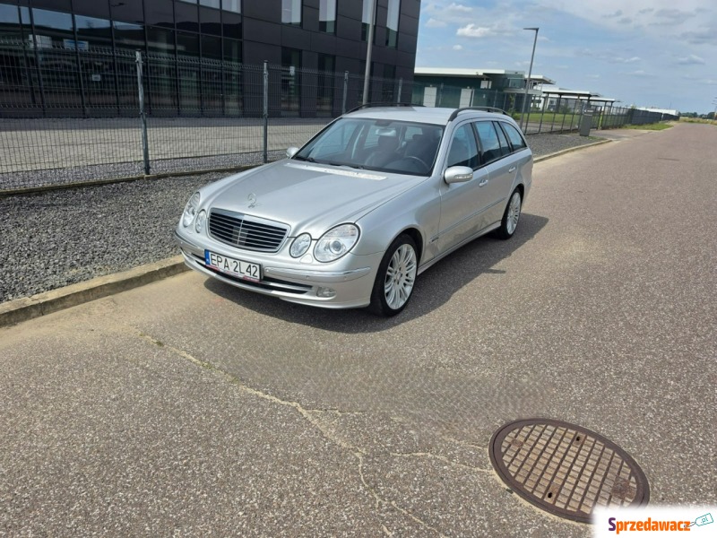 Mercedes - Benz E-klasa  Kombi 2003,  3.2 diesel, automat - Na sprzedaż za 18 900 zł - Pabianice