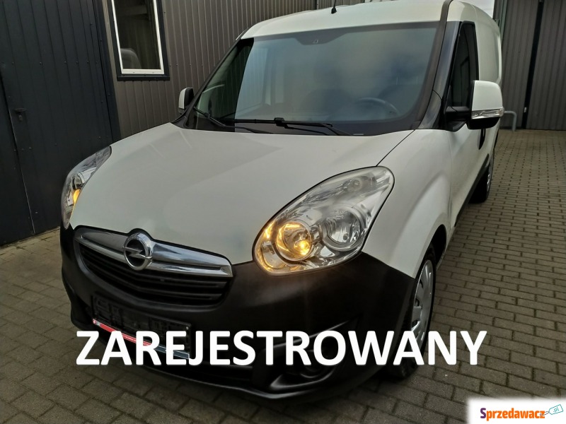 Opel Combo 2015,  1.2 diesel - Na sprzedaż za 20 900 zł - Strzała