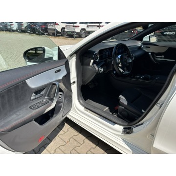 Mercedes - Benz CLA-klasa  Sedan/Limuzyna 2022,  1.3 benzyna, automat - Na sprzedaż za 107 800 zł - Jawczyce - zdjęcie 11