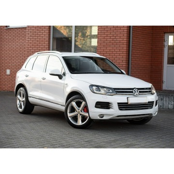 Volkswagen Touareg  SUV 2014,  3.0 diesel, automat - Na sprzedaż za 64 900 zł - Podzagajnik - zdjęcie 2