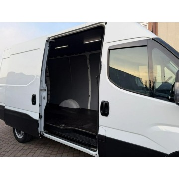 Iveco Daily 2018,  3.0 diesel, automat - Na sprzedaż za 68 500 zł - Rawa Mazowiecka - zdjęcie 6