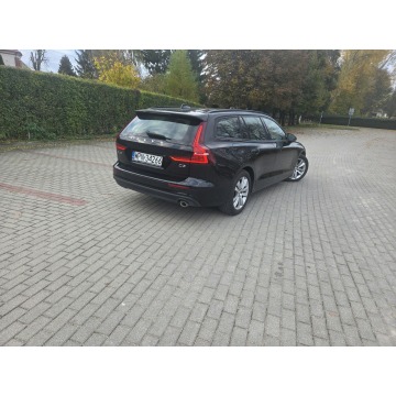 Volvo V60  Kombi 2018,  2.0 diesel - Na sprzedaż za 59 900 zł - Kadłubówka - zdjęcie 4