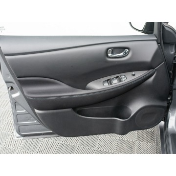 Nissan Leaf  Hatchback 2023 elektryczny, automat - Na sprzedaż za 74 850 zł - Gdańsk - zdjęcie 9