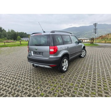 Skoda Yeti  SUV 2010,  1.2 benzyna - Na sprzedaż za 19 999 zł - Limanowa - zdjęcie 11