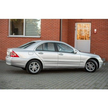 Mercedes - Benz C-klasa  Sedan/Limuzyna 2001,  1.8 benzyna+LPG - Na sprzedaż za 9 900,00 zł - Podzagajnik - zdjęcie 3
